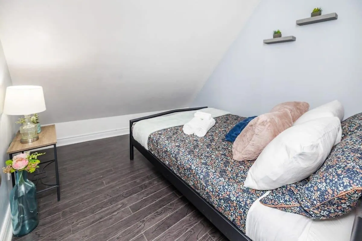 Cozy Condo Unit With Private Rooftop Terrace Ottawa 0*,