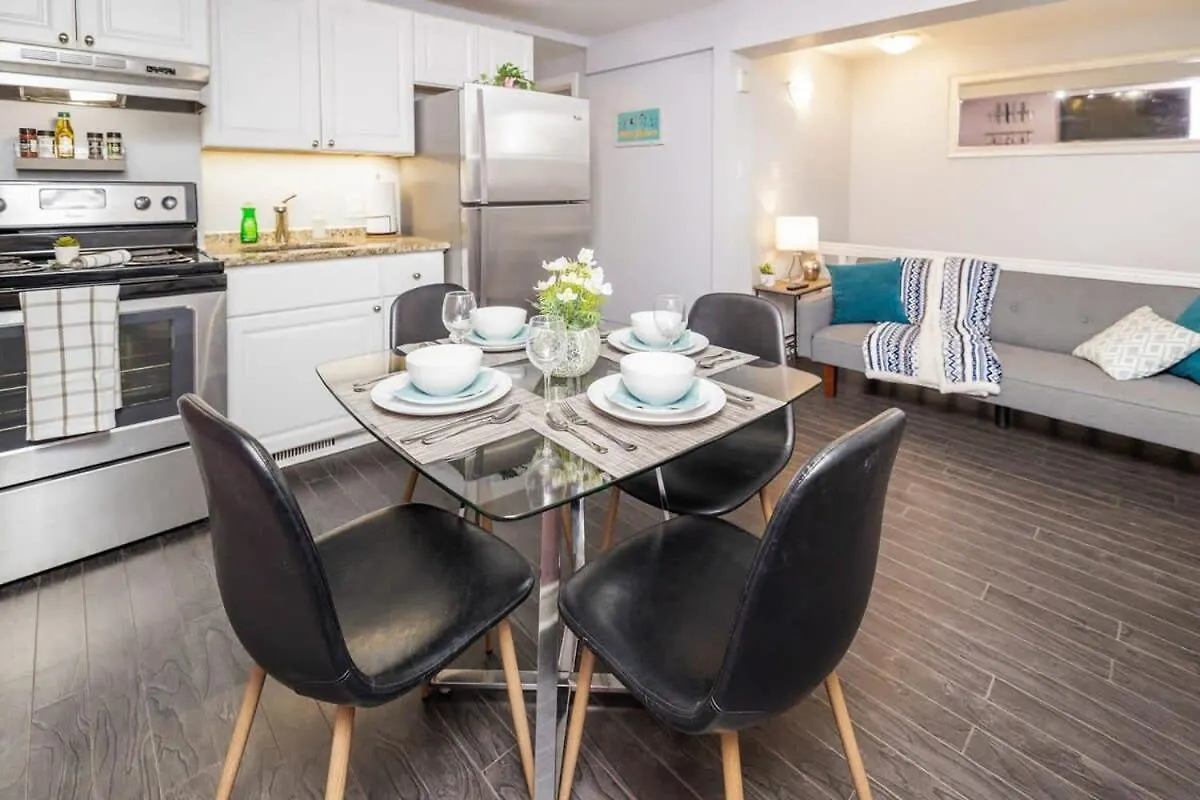 Cozy Condo Unit With Private Rooftop Terrace Ottawa
