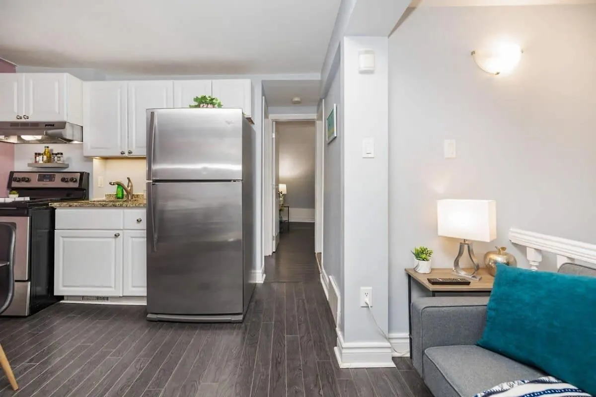 Cozy Condo Unit With Private Rooftop Terrace Οττάβα Διαμέρισμα
