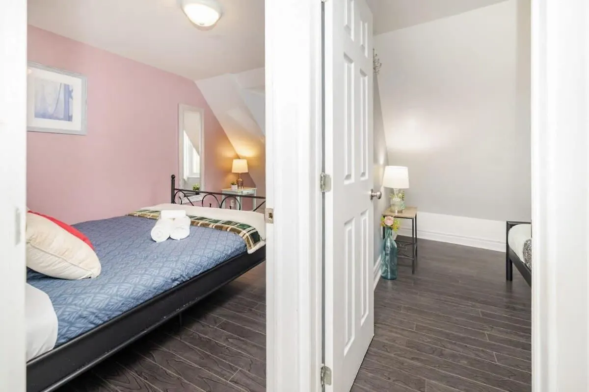 Cozy Condo Unit With Private Rooftop Terrace Οττάβα Διαμέρισμα