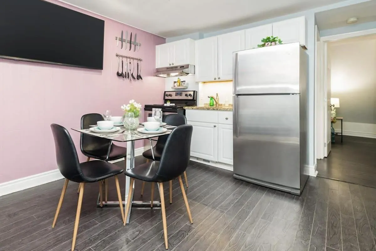Cozy Condo Unit With Private Rooftop Terrace Οττάβα Διαμέρισμα